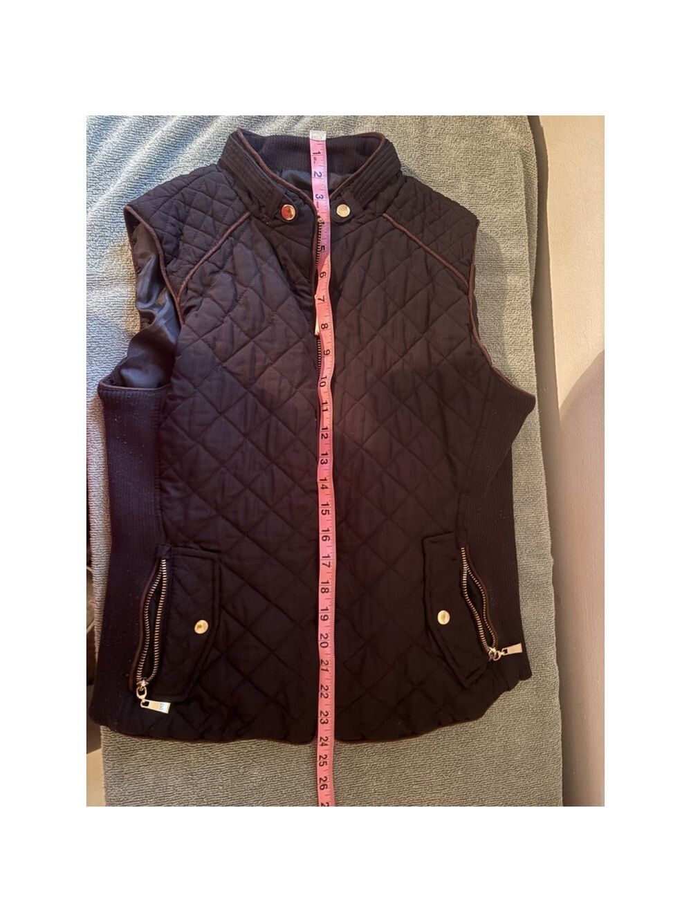 Active USA Women’s Medium Quilted Vest Black Brown Trim Gold Hardware Preppy M - Picture 3 of 4